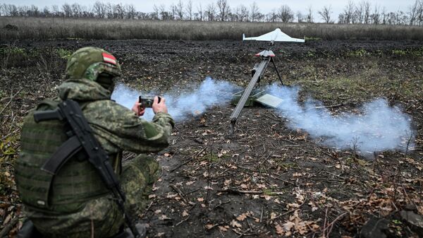 Боевая работа операторов БПЛА войск БПС - Sputnik Тоҷикистон