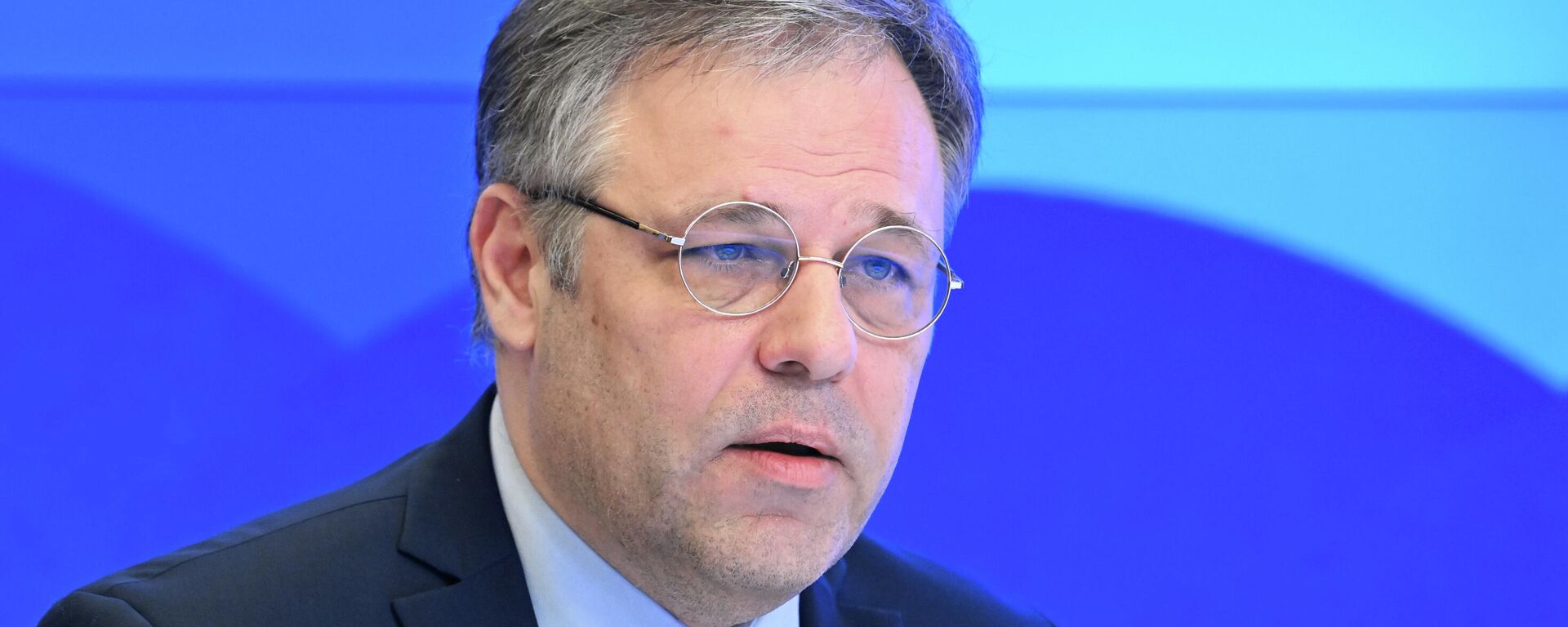 Посол по особым поручениям МИД России Родион Мирошник в Международном мультимедийном пресс-центре медиагруппы Россия сегодня. - Sputnik Тоҷикистон, 1920, 30.01.2026