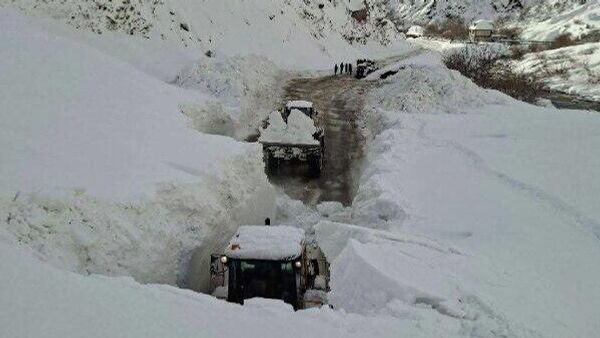 Движение по трассе Душанбе - Чанак ограничено - Sputnik Таджикистан