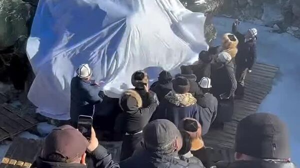 🪨 В Кыргызстане откопали камень на $3,6 млн - Sputnik Таджикистан