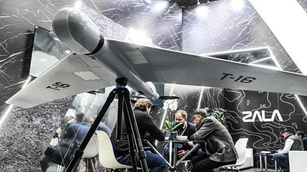 Беспилотный летательный аппарат ZALA T-16 на выставке 13-го Национального авиационного инфраструктурного салона в МВЦ Крокус Экспо.  - Sputnik Таджикистан