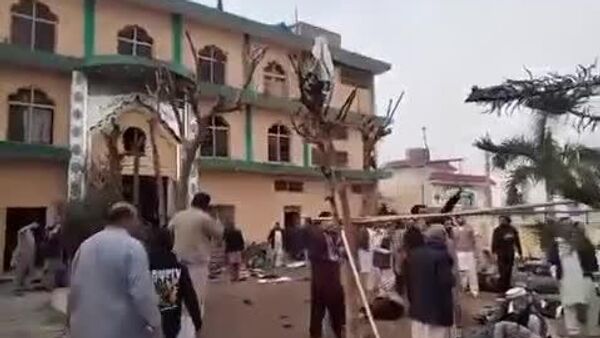 В мечети Исламабада прогремел взрыв: погибли 24 человека, пострадали еще 100 - Sputnik Таджикистан