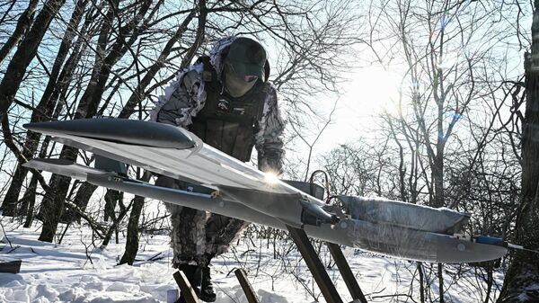 Боевая работа расчета БПЛА Молния батальона Каштана спецназа Ахмат в зоне СВО - Sputnik Тоҷикистон