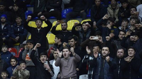 Паҳлавонҳои тоҷик дар Душанбе барои унвони қаҳрамони Тоҷикистон дар риштаи самбо зӯрозмоӣ карданд - Sputnik Тоҷикистон