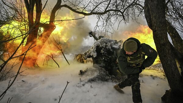 Боевая работа расчета гаубицы Д-30 спецназа Ахмат на Сумском направлении - Sputnik Тоҷикистон