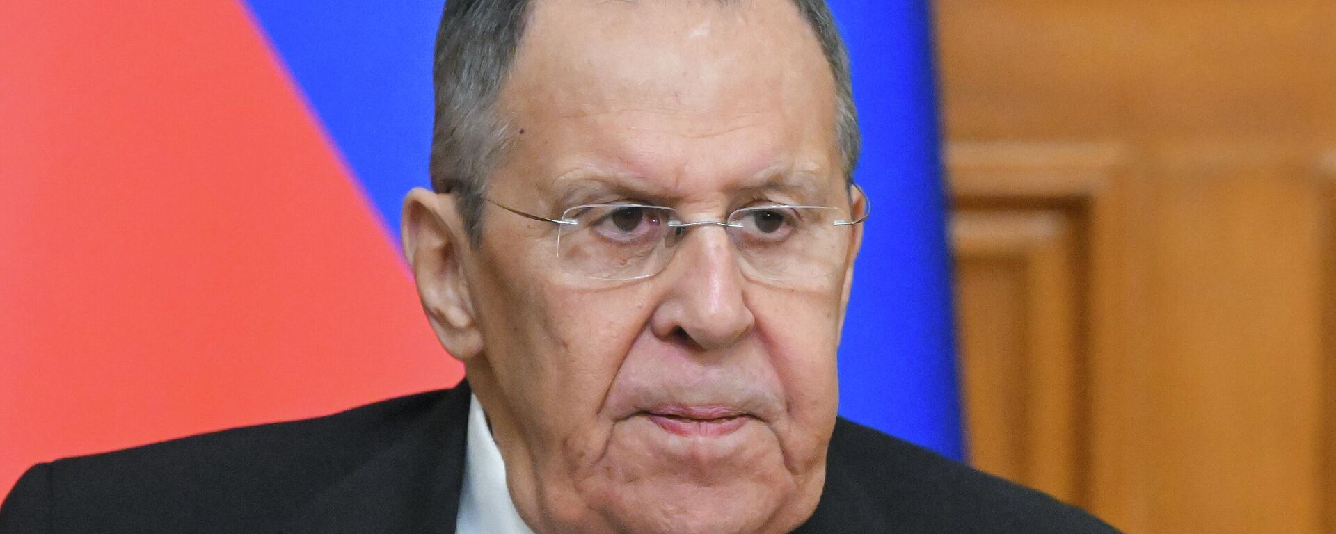 Министр иностранных дел РФ Сергей Лавров на пресс-конференции по итогам встречи с главой МИД Швейцарии Иньяцио Кассисом и генеральным секретарем ОБСЕ Феридуном Синирлиоглу в Москве. - Sputnik Тоҷикистон, 1920, 10.02.2026