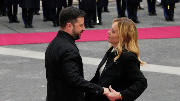 Владимир Зеленский и премьер-министр Италии Джорджа Мелони во время встречи во дворце Киджи во вторник, 9 декабря 2025 года.  - Sputnik Таджикистан
