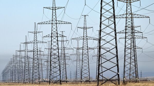 Высоковольтные ЛЭП в Республике Хакасия.  - Sputnik Таджикистан