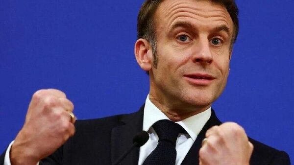 Макрон гуфт, ки ӯ ба якчанд ҳамкорони аврупоияш пешниҳод кардааст, ки муколамаро бо Русия аз сар гиранд - Sputnik Тоҷикистон