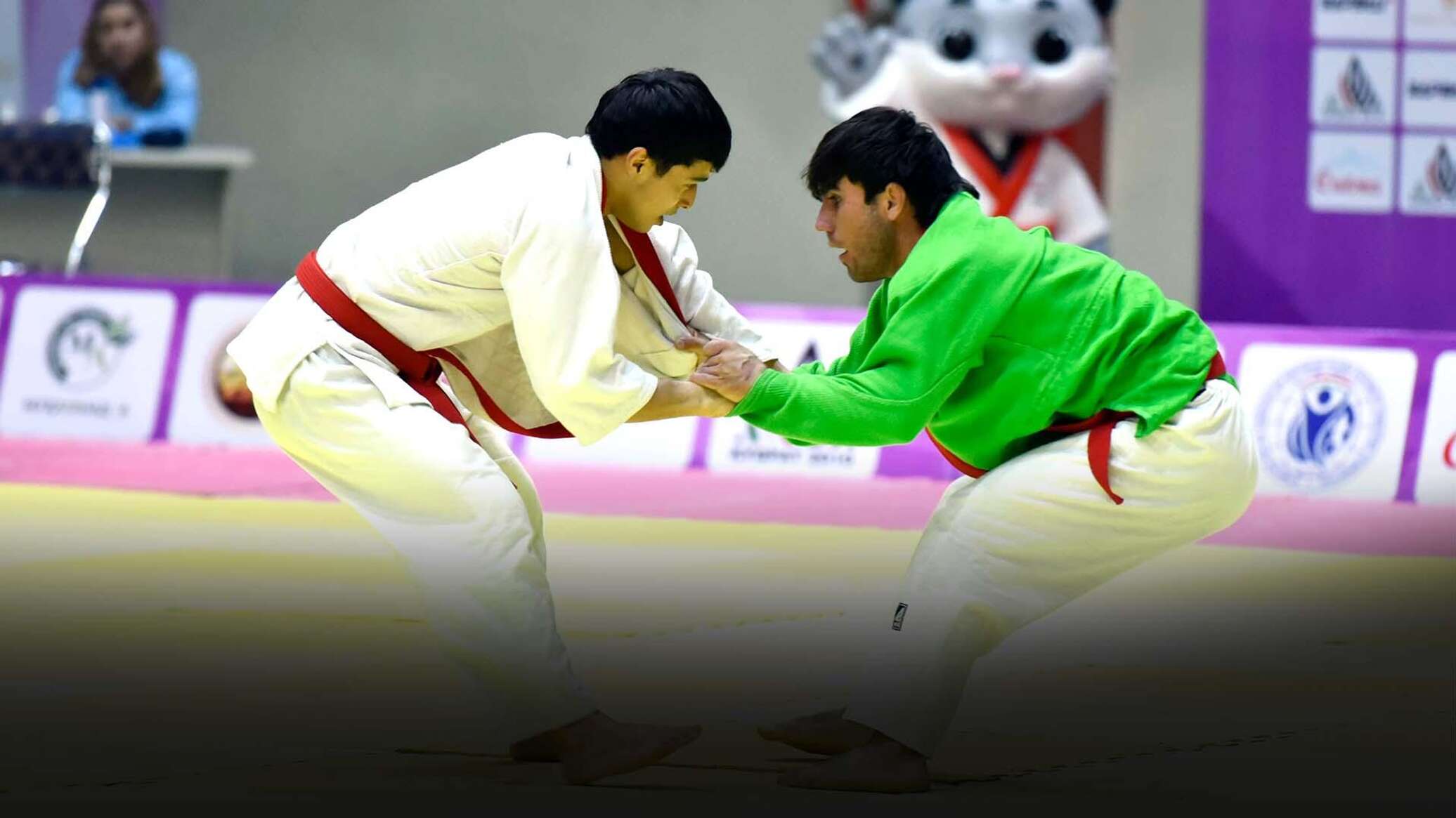 Чемпионат Таджикистана по гуштингири прошел в Душанбе: яркие кадры состязаний