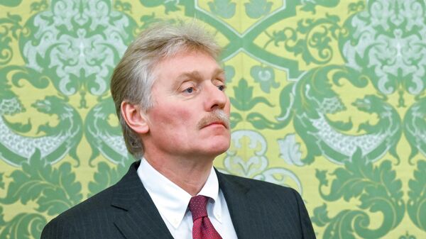  Пресс-секретарь президента РФ Дмитрий Песков на встрече президента РФ Владимира Путина и президента Сирии Ахмеда аш-Шараа в Москве. - Sputnik Таджикистан