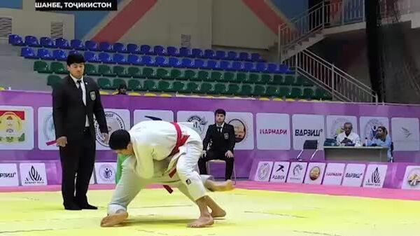 Дар Душанбе чемпионҳои Тоҷикистон дар риштаи куштӣ муайян шуданд - Sputnik Тоҷикистон