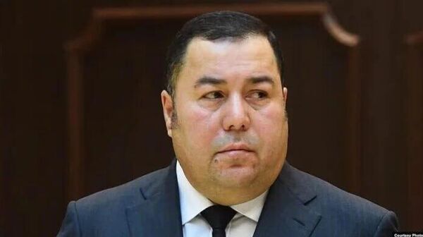 Парвандаи Исматулло Абдуллозода, раиси собиқи Фурудгоҳи байналмилалии Душанбе, ки ба дуздии маблағҳои калон гумонбар мешавад, ҳанӯз ба додгоҳ нарасидааст - Sputnik Тоҷикистон