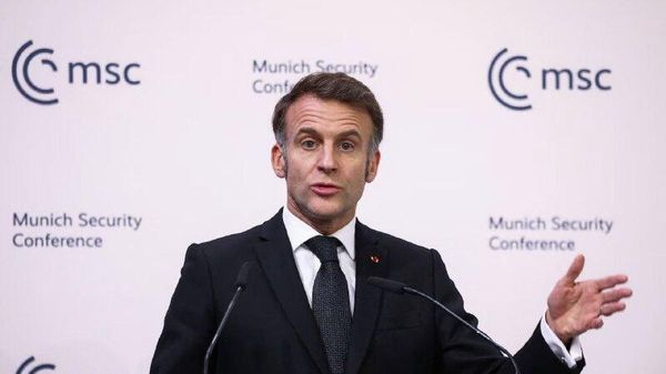 Макрон эълон кард, ки қарор дар бораи таъсиси хатти мустақими тамос бо Русия дар робита ба музокироти сулҳ қабул шудааст - Sputnik Тоҷикистон