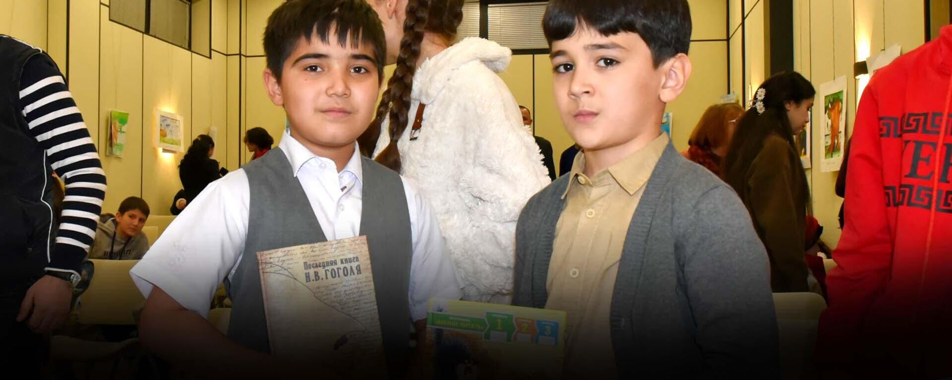 В Русском доме в Душанбе открылся книжный клуб - Sputnik Таджикистан, 1920, 14.02.2026