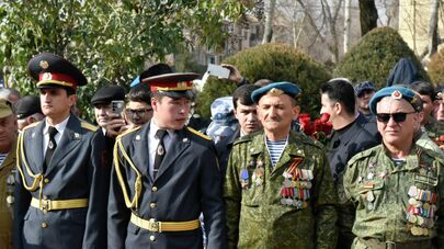 В Душанбе почтили память воинов-интернационалистов
