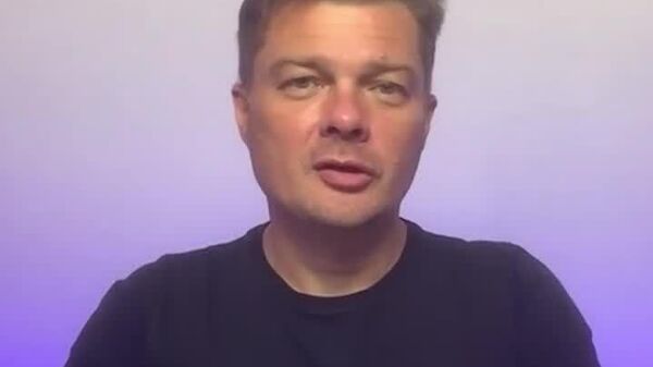 Парешон кардани таваҷҷуҳ як усули маъруф аст, ки ба он одами комилан ноустувор ва носолим қодир аст, - сиёсатшиноси украинӣ Александр Семченко ба @SputnikLive дар бораи он изҳори назар кард, ки чаро Зеленский ба худ изҳороти манфӣ дар бораи Орбан иҷозат медиҳад - Sputnik Тоҷикистон