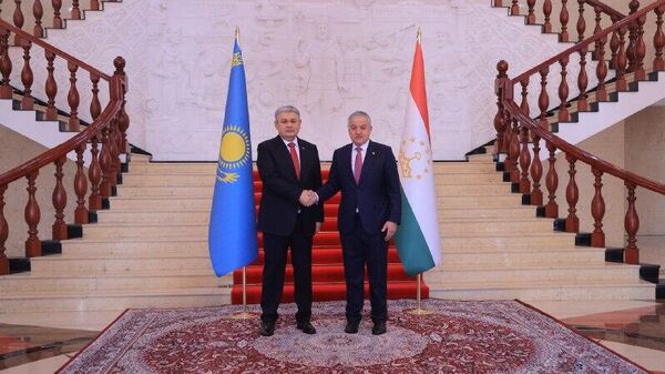 Таджикистан и Казахстан договорились усилить энергетику совместными проектами - Sputnik Таджикистан