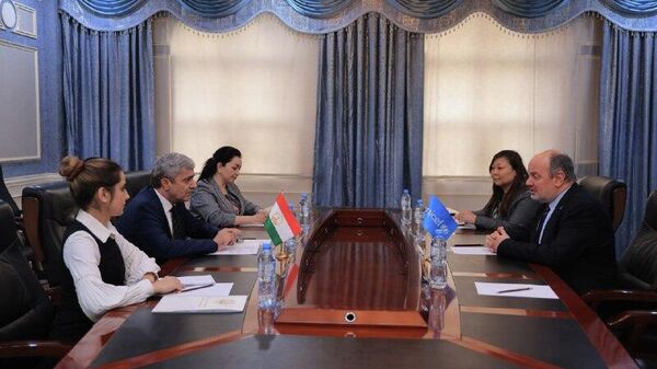 Таджикистан стоит на защите детства - Sputnik Таджикистан