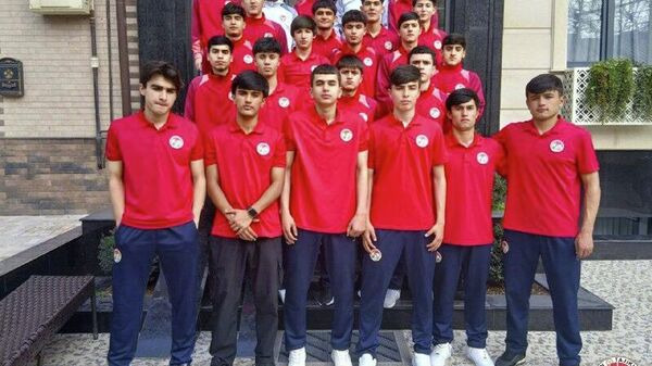 Юношеская сборная Таджикистана (U-16) отправилась в Минск - Sputnik Таджикистан