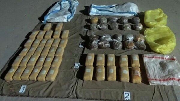 Пятерых узбекистанцев, провозивших наркотики из Таджикистана, приговорили в РУз к 15 годам лишения свободы - Sputnik Таджикистан