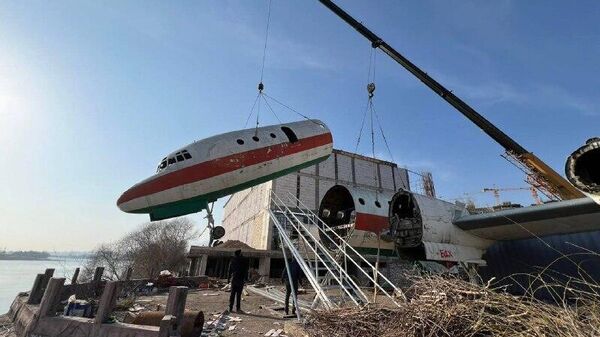 В Таджикистане самолет Ил-18 передадут в национальный авиационный музей - Sputnik Таджикистан