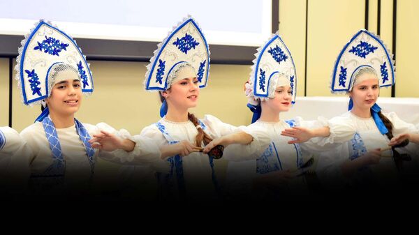 Весна на пороге: в Русском доме в Душанбе встретили масленицу   - Sputnik Таджикистан