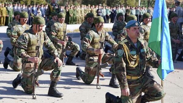 Таҷлили 33-юмин солгарди таъсисёбии Қувваҳои мусаллаҳи ҶТ дар Душанбе - Sputnik Тоҷикистон