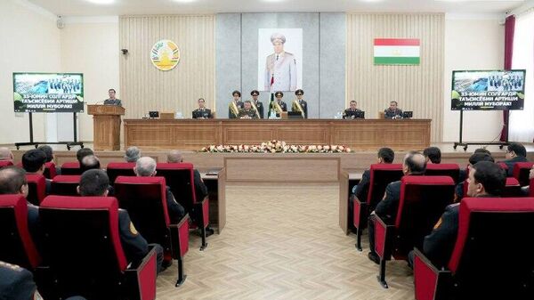 В Душанбе наградили лучших сотрудников столичной милиции - Sputnik Таджикистан