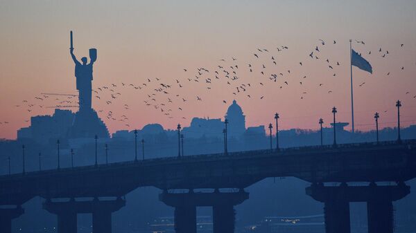 Монумент Родина-мать в Киеве. - Sputnik Таджикистан