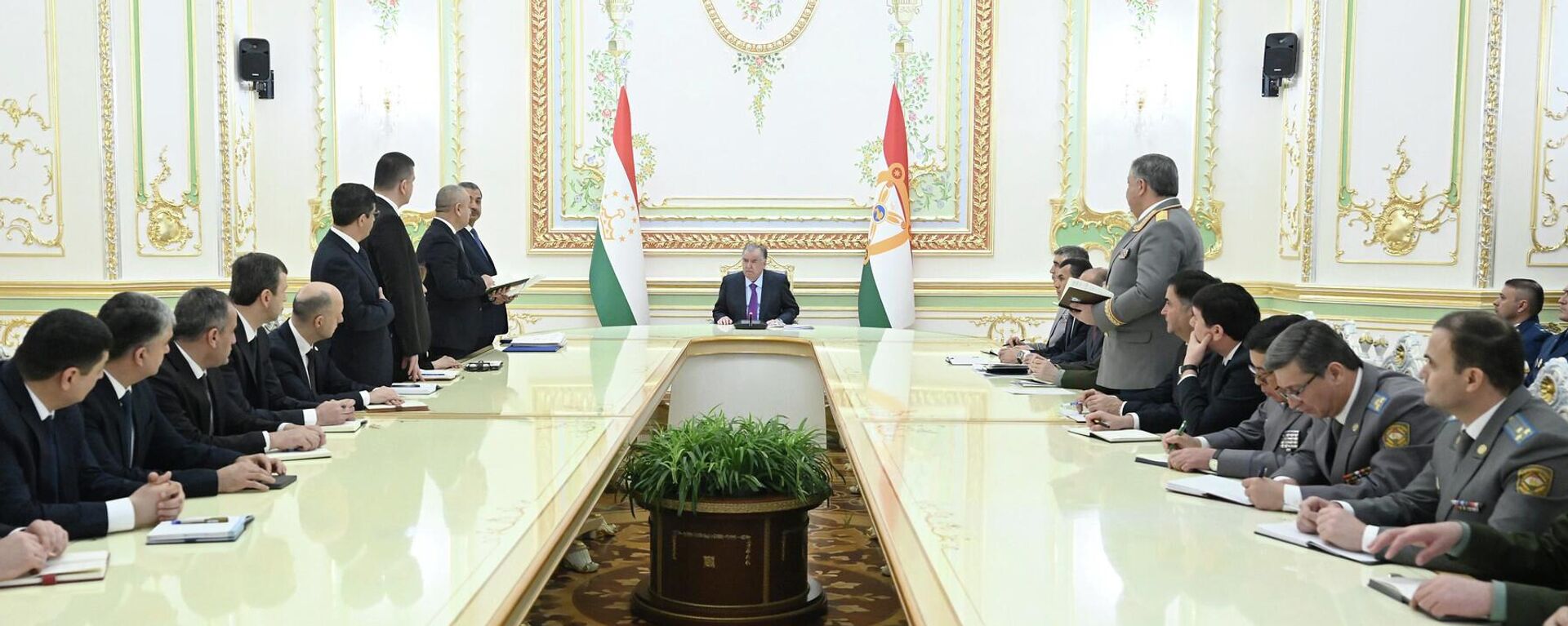 Президент Таджикистана Эмомали Рахмон провел кадровые перестановки.  - Sputnik Тоҷикистон, 1920, 25.02.2026