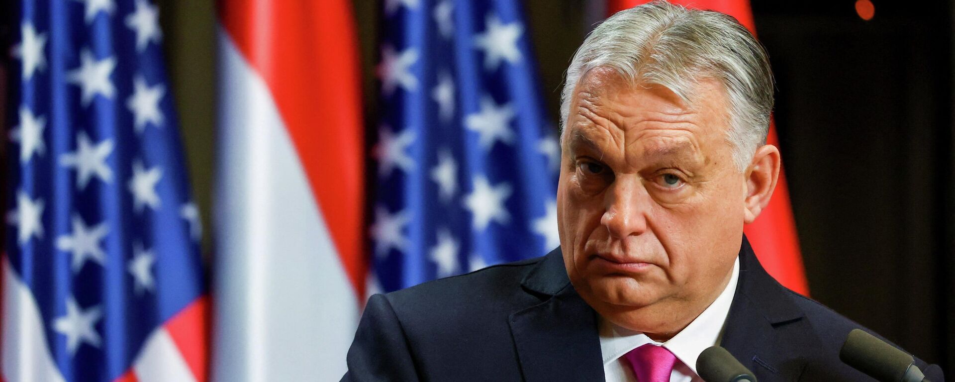 Премьер-министр Венгрии Виктор Орбан во время пресс-конференции в Будапеште. - Sputnik Тоҷикистон, 1920, 26.02.2026