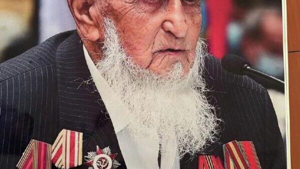 ▪В Шахринаве на 104-м году жизни скончался ветеран Великой Отечественной войны Азиз Кодиров - Sputnik Таджикистан