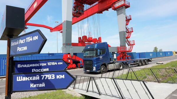 Терминально-логистический центр Восток – Запад в Черняховске.   - Sputnik Тоҷикистон