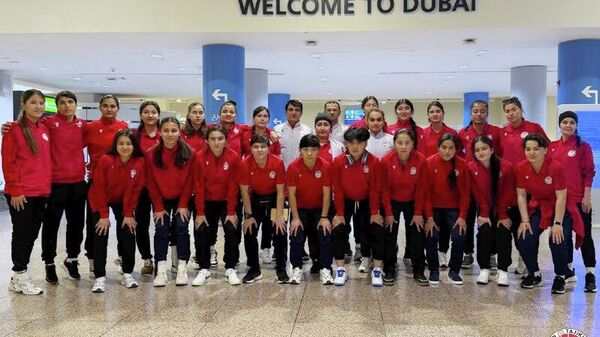 Женская сборная Таджикистана прибыла в Дубай - Sputnik Таджикистан