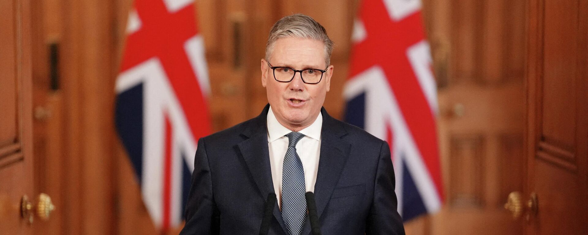 Премьер-министр Великобритании Кир Стармер выступает с заявлением после того, как Израиль и США нанесли удары по Ирану, 28 февраля 2026 года.  - Sputnik Тоҷикистон, 1920, 02.03.2026