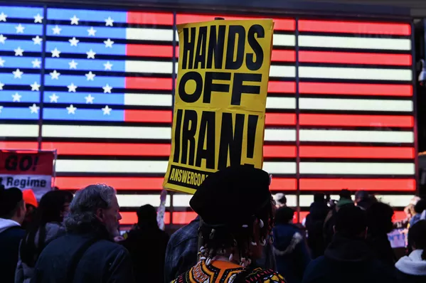 Митинг против агрессии США и Израиля в отношении Ирана в Нью-Йорке. — Sputnik Таджикистан