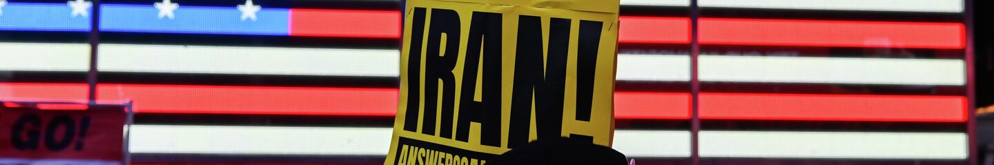 Акция против ударов по Ирану в Нью-Йорке - Sputnik Тоҷикистон