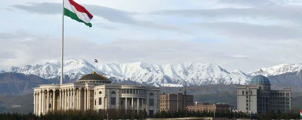 Здание правительства Республики Таджикистан в Душанбе - Sputnik Тоҷикистон
