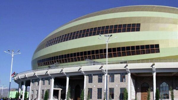 Ҳукумати Тоҷикистон бори дигар бе поин бурдани нарх талош мекунад, ки чойхонаи миллии Харбуза-ро ба фурӯш гузорад - Sputnik Тоҷикистон