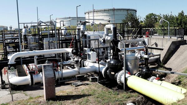 Нефтепровод Дружба в Венгрии.  - Sputnik Тоҷикистон