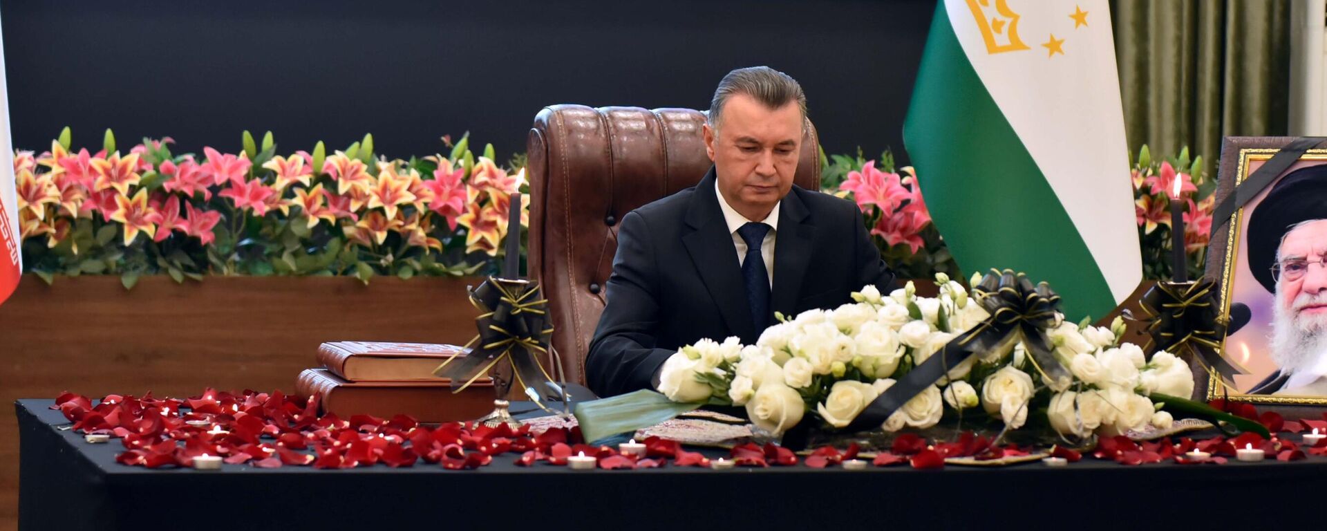 В посольстве Ирана в Душанбе открыли Книгу памяти.  - Sputnik Тоҷикистон, 1920, 05.03.2026