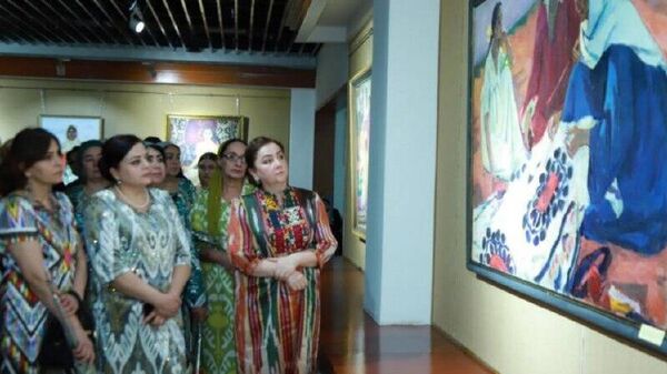 В Нацмузее Таджикистана открылась выставка в честь Дня матери - Sputnik Таджикистан