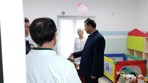 Беморхонаи сайёр: зиёда аз 200 сокини Алмосӣ кумаки тиббӣ гирифтанд - Sputnik Тоҷикистон