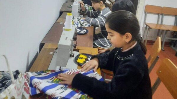 🪡🪕Школьники в Айни развивают способности и таланты - Sputnik Таджикистан