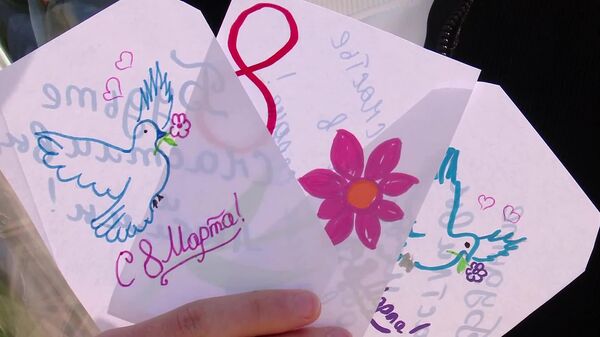 Вам, любимые: волонтеры Русского дома в Худжанде поздравили женщин с Днем матери и Международным женским днем - Sputnik Таджикистан