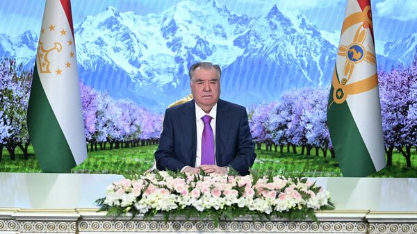 Обращение Рахмона по случаю Дня матери. - Sputnik Тоҷикистон