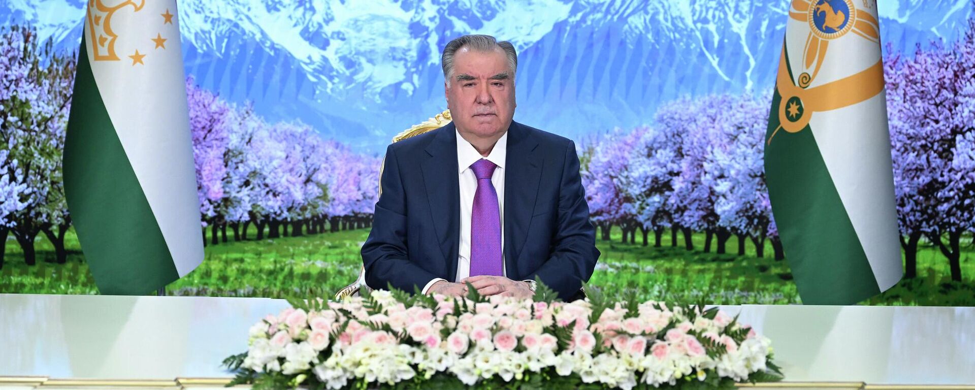 Обращение Рахмона по случаю Дня матери. - Sputnik Тоҷикистон, 1920, 07.03.2026