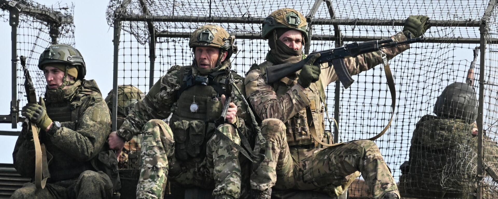 Боевое слаживание штурмовых подразделений группировки войск Центр на Днепропетровском направлении СВО - Sputnik Таджикистан, 1920, 10.05.2026