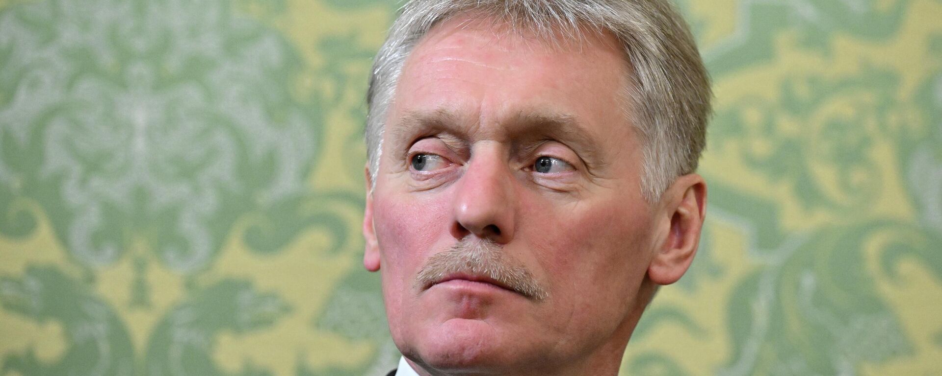 Пресс-секретарь президента РФ Дмитрий Песков. - Sputnik Тоҷикистон, 1920, 11.03.2026